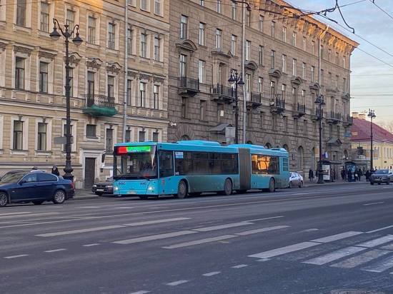 Автобусы на экологичном топливе выйдут на дороги Петербурга 1 апреля