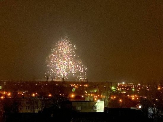 Жители ДНР увидели в небе странный светящийся объект: ФОТО