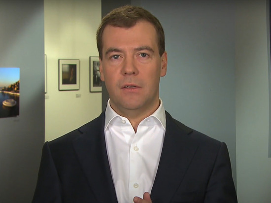 Медведев посчитал западные санкции нестрашными для России