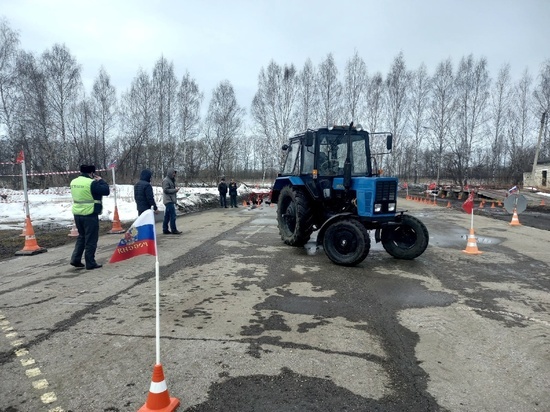 В Ярославской области прошли гонки на тракторах