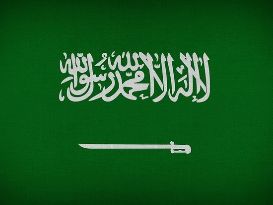 Отмечается, что это говорит о готовности королевства ждать и не отвечать на просьбы США и Великобритании увеличить поставки нефти.