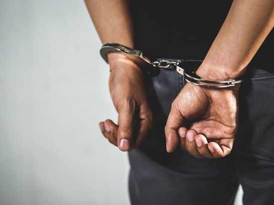Полицейские задержали стрелявшего из пистолета по людям на «Василеостровской» безработного