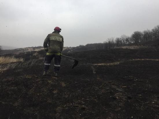 Ураганный ветер привел к пожарам и пыльным бурям на Ставрополье