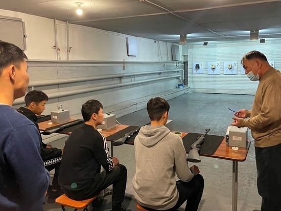 В Кызыле прошли соревнования по пулевой стрельбе среди учащихся