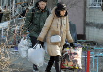 В освобожденные села Луганской народной республики – Трехизбенка и Крымское – доставили горячее питание и предметы первой необходимости.