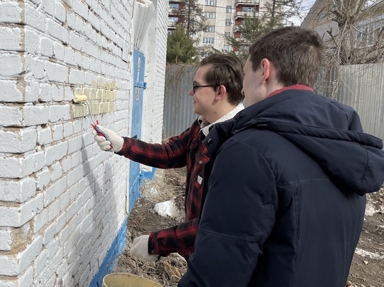 Костромские студенты и правоохранители провели большую чистку стен города от наркорекламы