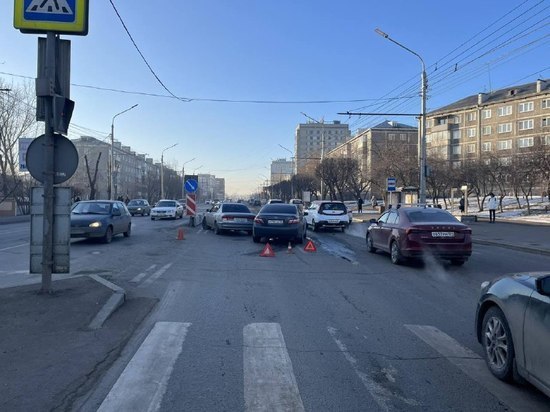 Красноярские автоинспекторы устанавливают виновного в ДТП с пятилетним ребёнком