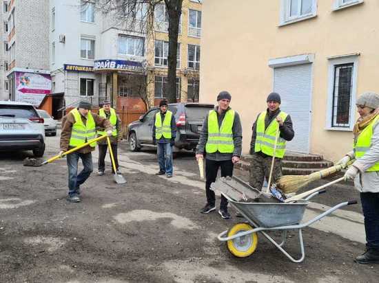 В Брянске стартовал месячник по благоустройству города