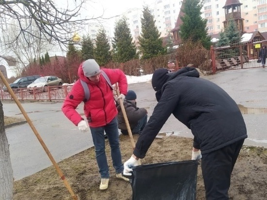 В Иванове добровольцы проводят субботники у храмов