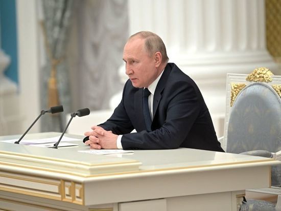 Путин поручил перевести расчеты за газ в рубли до 31 марта