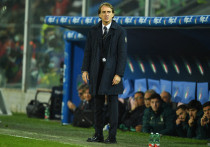 Главный тренер сборной Италии Роберто Манчини останется на своем посту, сообщают национальные СМИ