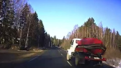 Водитель минивэна чудом избежал аварии, в которую попала машина Пугачевой