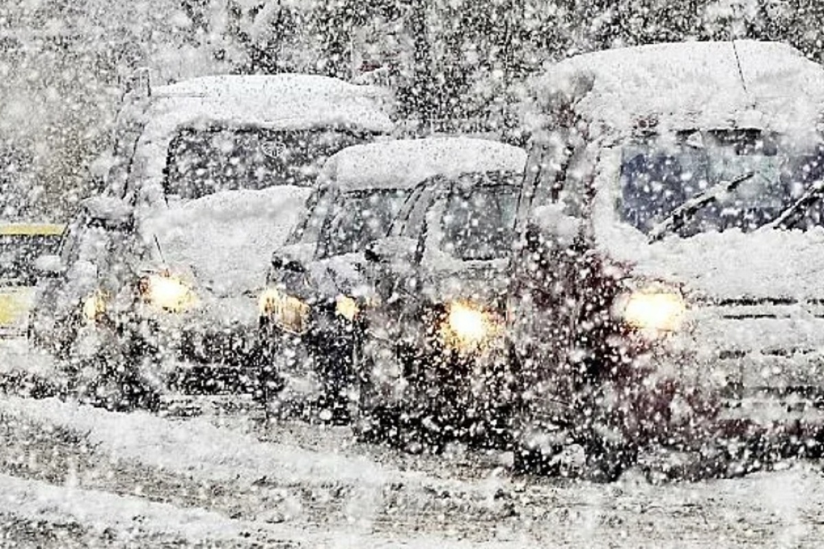 Вниманию костромских автомобилистов: метель с ветром и мокрым снегом пролдиться всю предстоящую ночь