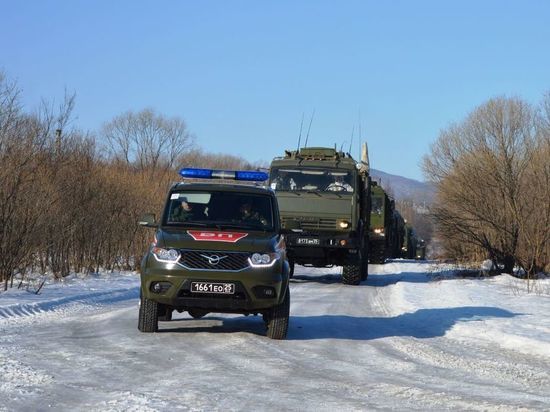 «Известия»: украинские беженцы везут в Россию оружие в тайниках