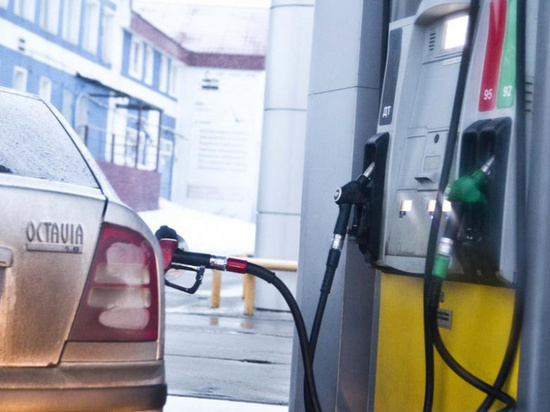 В Сургутском районе снизились цены на бензин
