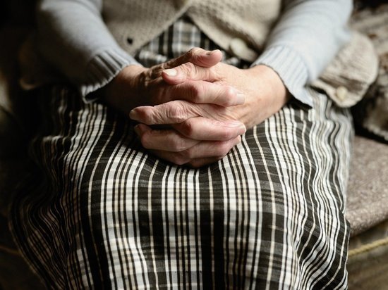 Спасатели пришли на помощь 103-летней жительнице Кемерова
