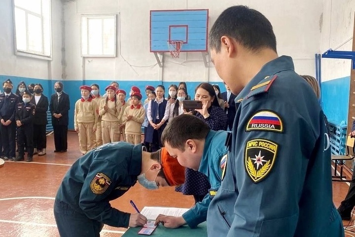 Образования тыва. Иоко Тыва. Жилет школьный тувинский национальный.