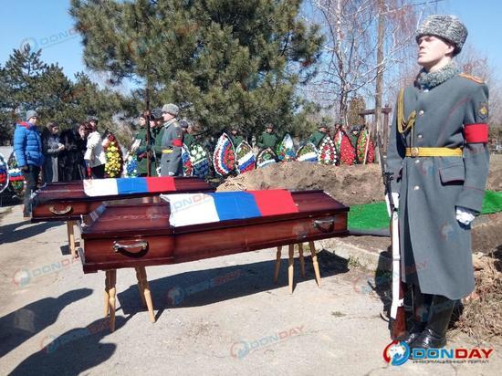 В Новочеркасске похоронили братьев, погибших во время спецоперации