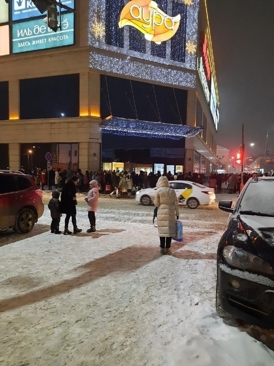 В Ярославле ищут девушку с двумя правыми ботинками