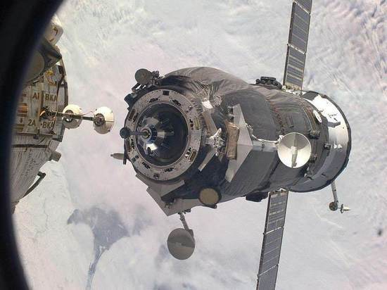 Российские космонавты и американский астронавт вернутся на Землю на "Союзе МС-19"