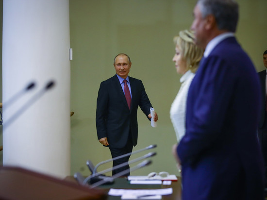 Президент Путин исключил четырех экспертов из научного совета при Совбезе