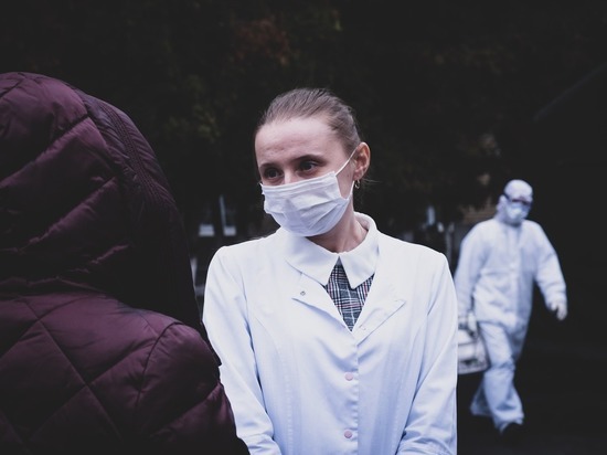 В больницах ЛНР более тысячи человек находятся на лечении от COVID-19