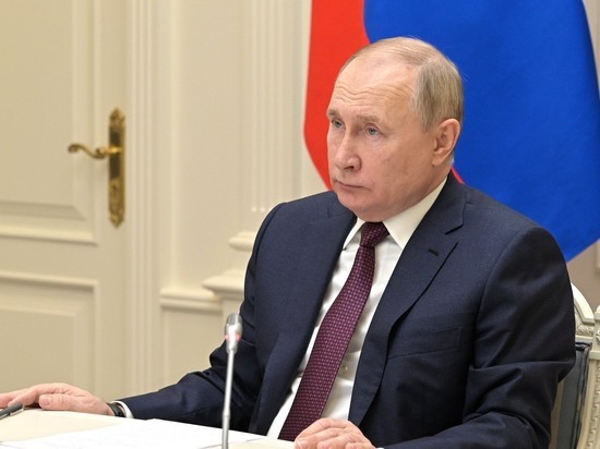 Путин объяснил Шольцу необходимость продажи газа за рубли