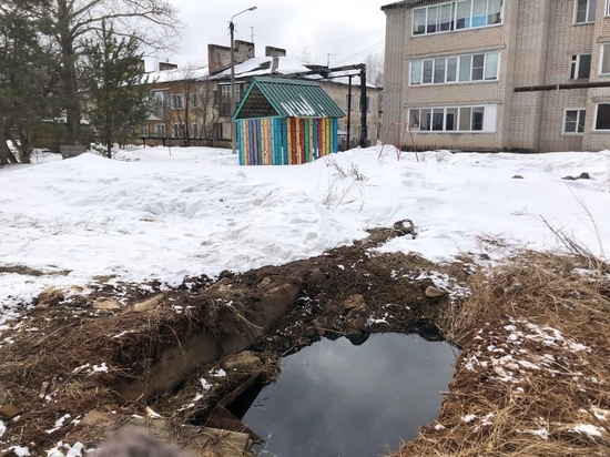 В Кирове подвалы жилых домов затопило канализационными стоками