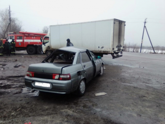 Под Воронежем в ДТП пострадал не уступивший дорогу водитель «ВАЗ» и его пассажир