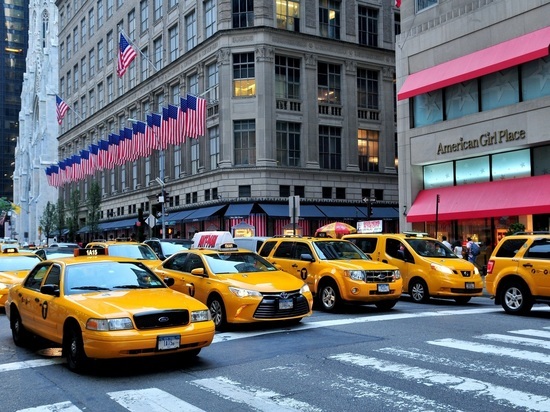 Желтые такси в Нью-Йорке можно будет заказать через приложение Uber