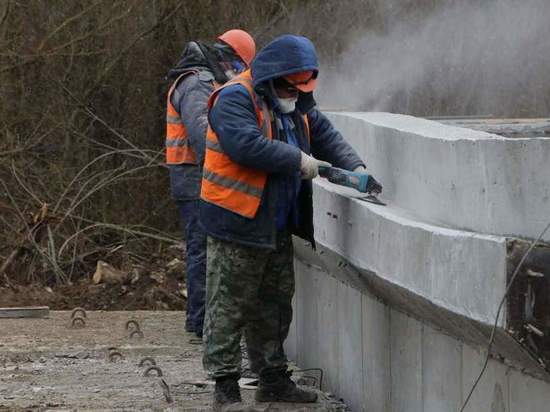 В Курской области мост через реку Крупка достроят в конце ноября