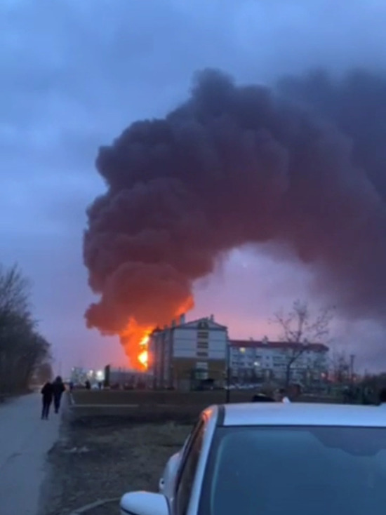 В Белгороде на нефтебазе произошел пожар, пострадали два человека