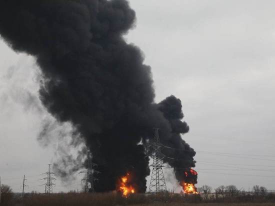 Пожар на нефтебазе в Белгороде произошел из-за авиаудара вооруженных сил Украины