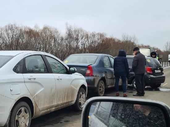 На Северной окружной Рязани образовалась пробка из-за массовой аварии