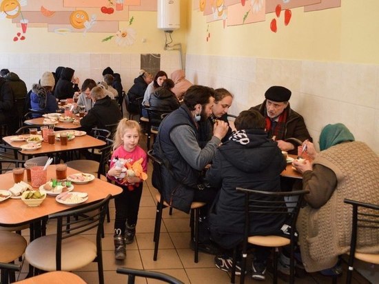 Беженцы из Мариуполя поблагодарили дончан за заботу