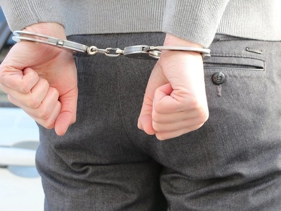 Полицейские арестовали мужчину за поджог соседского автомобиля в деревне Шпаньково