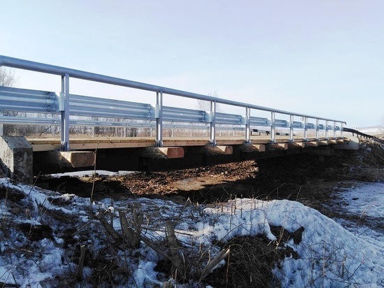 В Красноярском крае дорожники восстановили мост на подъезде к Арефьевке