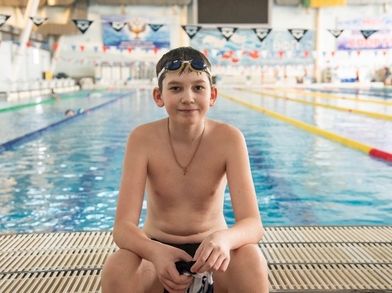 В Пензе воспитанники спортивно-адаптивной школы занимаются плаванием