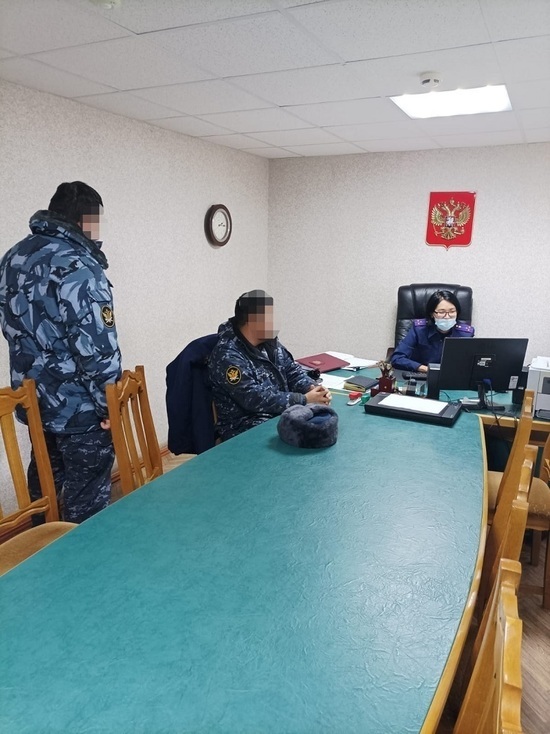 Суд оштрафовал сотрудника исправительного учреждения Калмыкии