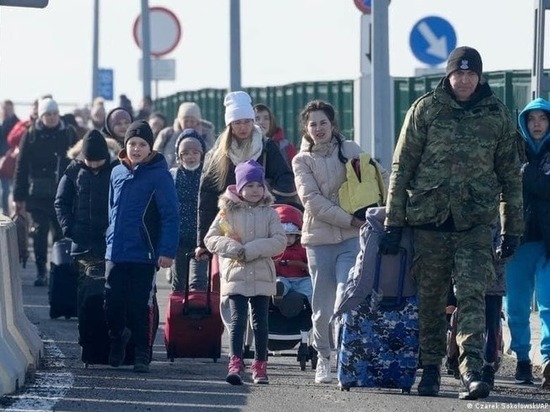 Администрация Байдена планирует облегчить въезд украинских беженцев в США