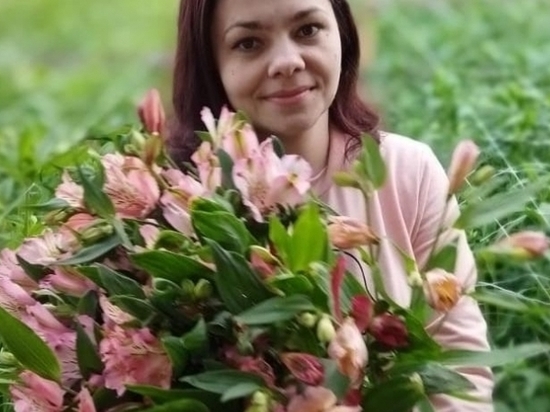 В Фатежском районе Курской области семья фермеров выращивает альстромерии