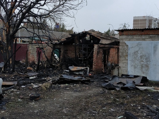 Ночью краснодарские спасатели потушили крупный пожар