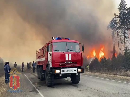 Десятки домов мог уничтожить лесной пожар под Минусинском в Красноярском крае