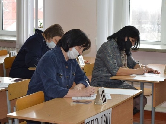 Более 40 родителей белгородских выпускников сдали ЕГЭ