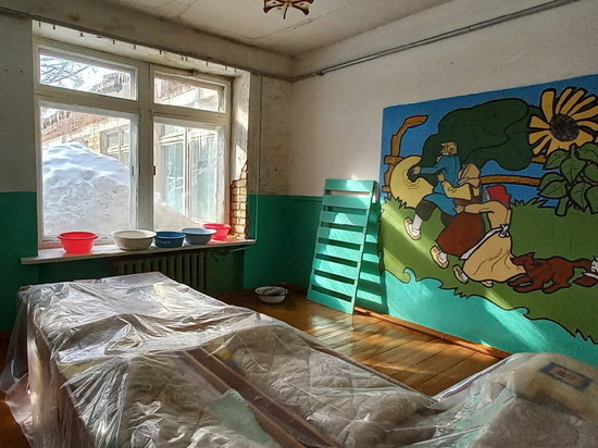 В детском саду Богородского района дети спят под полиэтиленовой пленкой