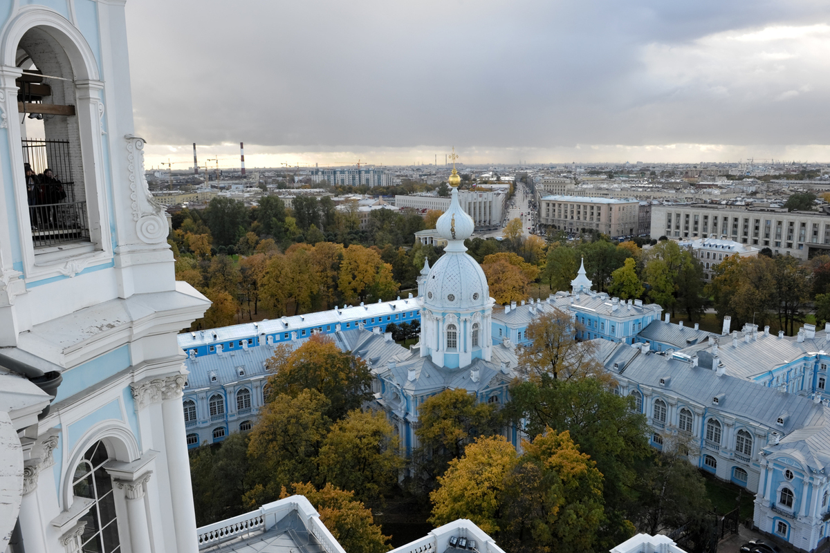 Смольный собор в Санкт Петербурге фото