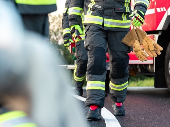 В Озерском районе пожарные спасли сарай, но сено не смогли