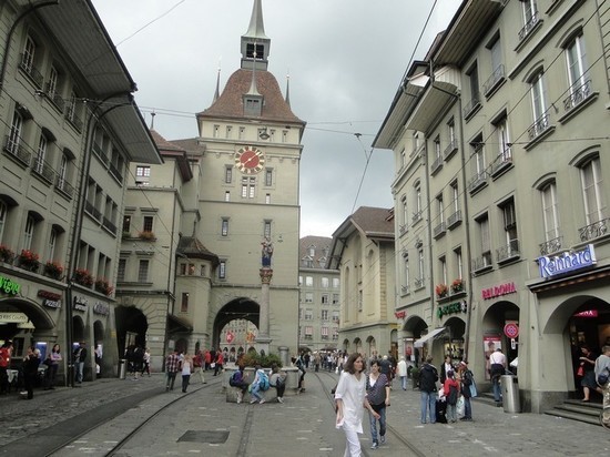 В Швейцарии арестовали 10 объектов недвижимости, принадлежащих россиянам