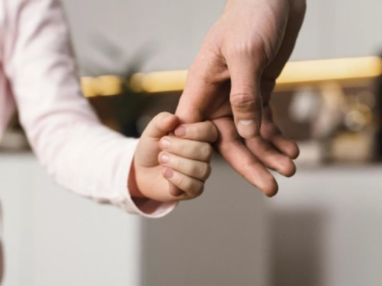 В Литве расследуют факты возможной торговли детьми из Украины