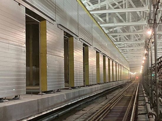 Станцию «Спортивная» защищают от огня в Новосибирске